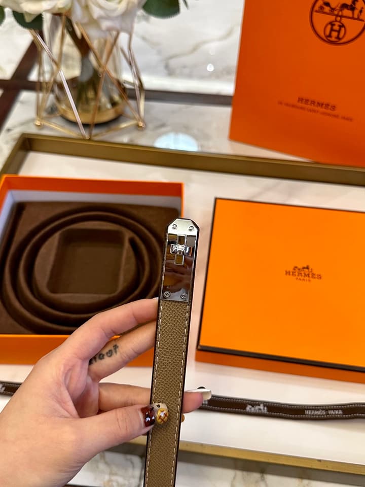 Hermès Slim Leather Belt – 2.0cm in Black With Silver Buckle