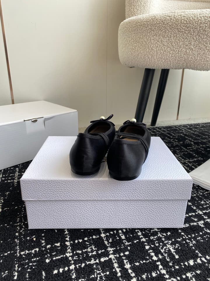 Dior Bow Pearl Ballet Flats – 2024 Spring/Summer Collection in Black