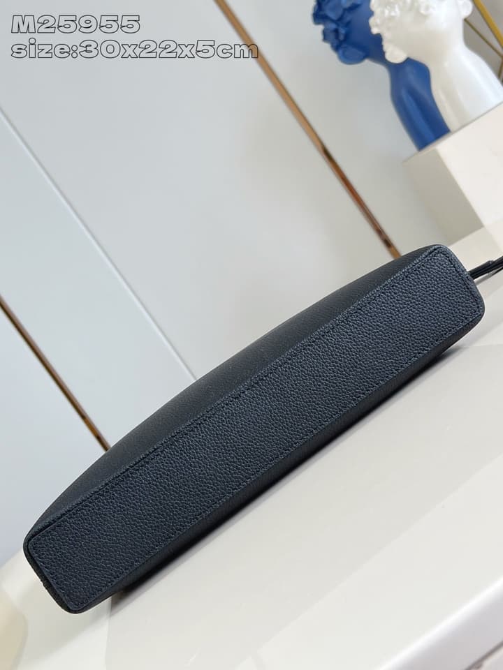 Louis Vuitton Takeoff Pouch in Black