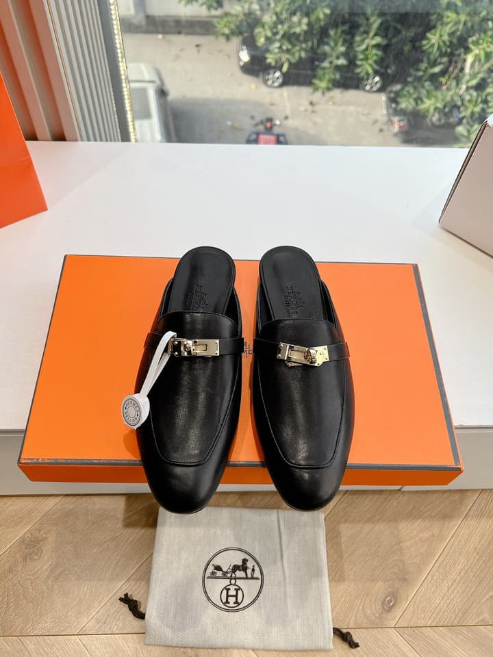 Hermès Calfskin Mules – 25SS/FW Collection in Black Embossed Leather With Silver Hardware