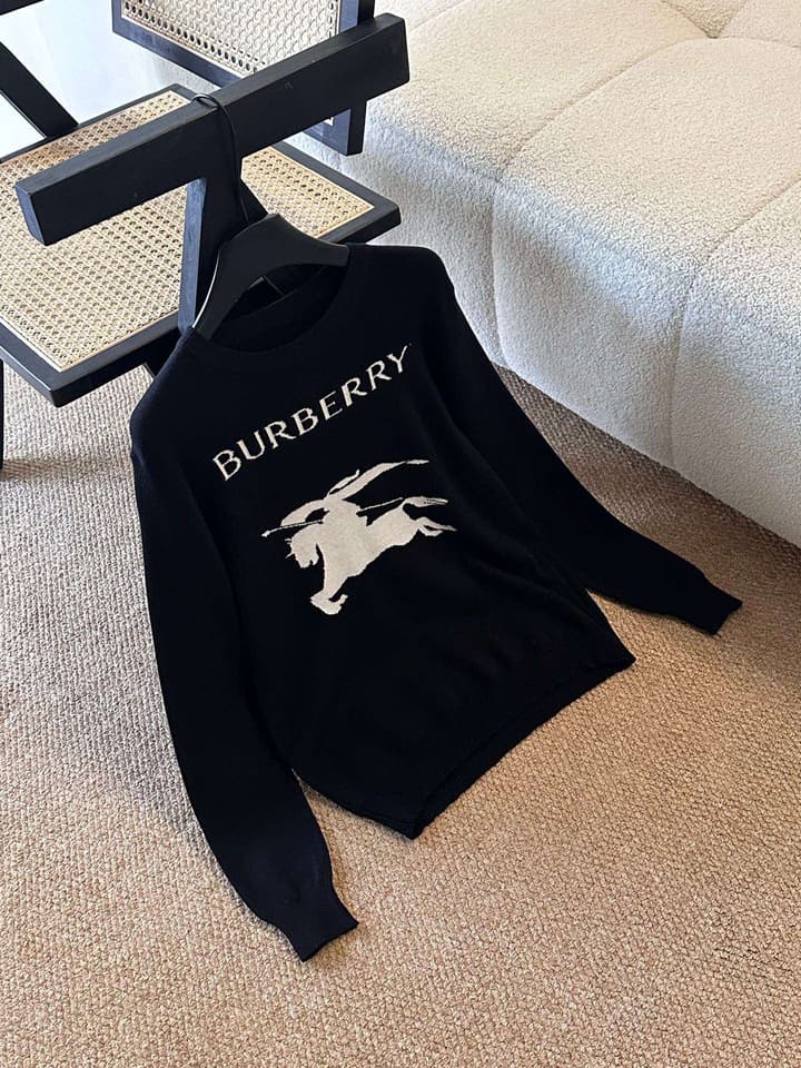Burberry Equestrian Knight Jacquard Crewneck Sweater in Black
