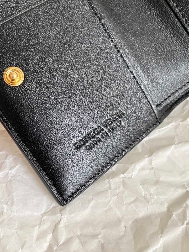 Bottega Veneta Intrecciato Bi-Fold Wallet