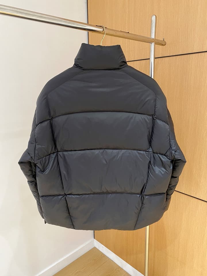 Moncler Designer Down Jacket – 2025 Latest Model in Dark Gray/black With Blue Lining