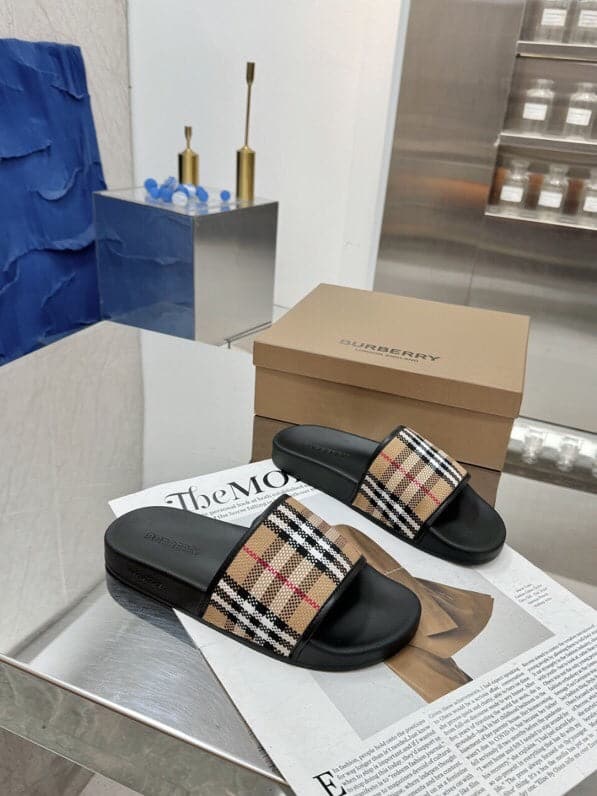 Burberry Kingdom Logo Sandals