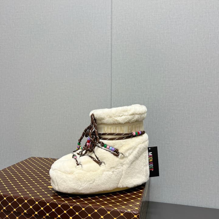 Moon Boot Y2K Fluffy Snow Boots – 2024FW in Cream Shearling