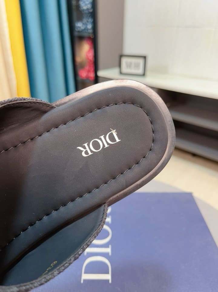 Dior Aqua Suede Sandals – Spring/Summer Collection in Beige Oblique