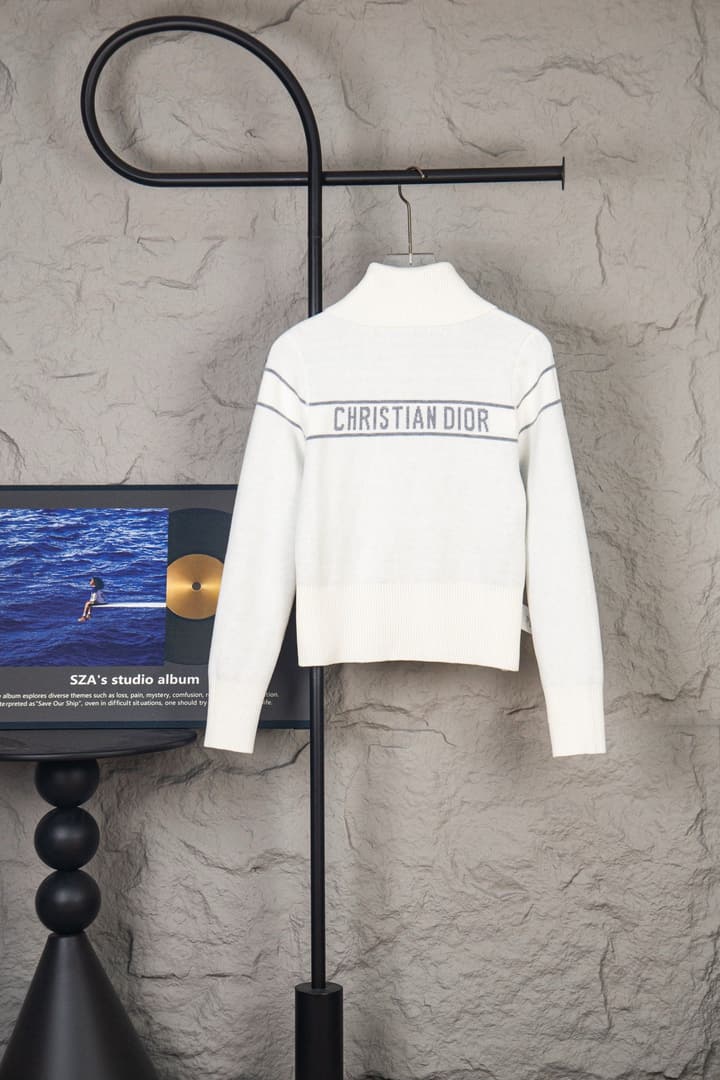 Dior Classic Oblique Reversible Cashmere Sweater – 25FW in Camel Oblique Pattern