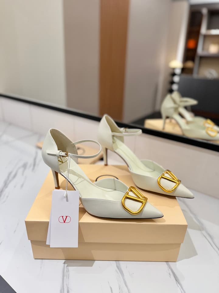 Valentino Garavani VLogo Signature Slingback Sandals in Classic Black