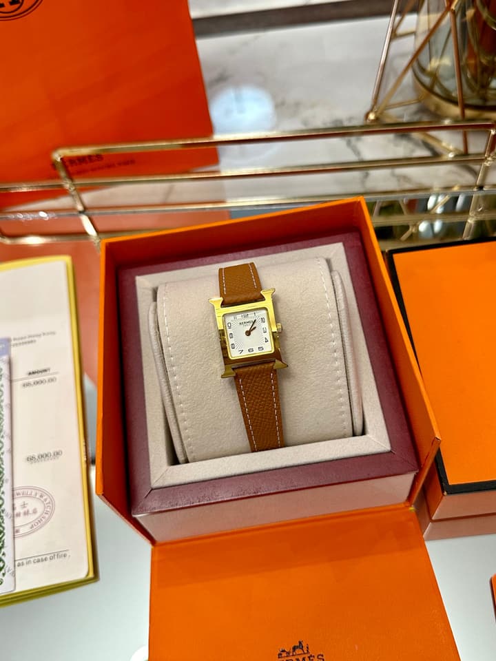 Hermès Small Square Quartz Wristwatch in Tan Leather Gold