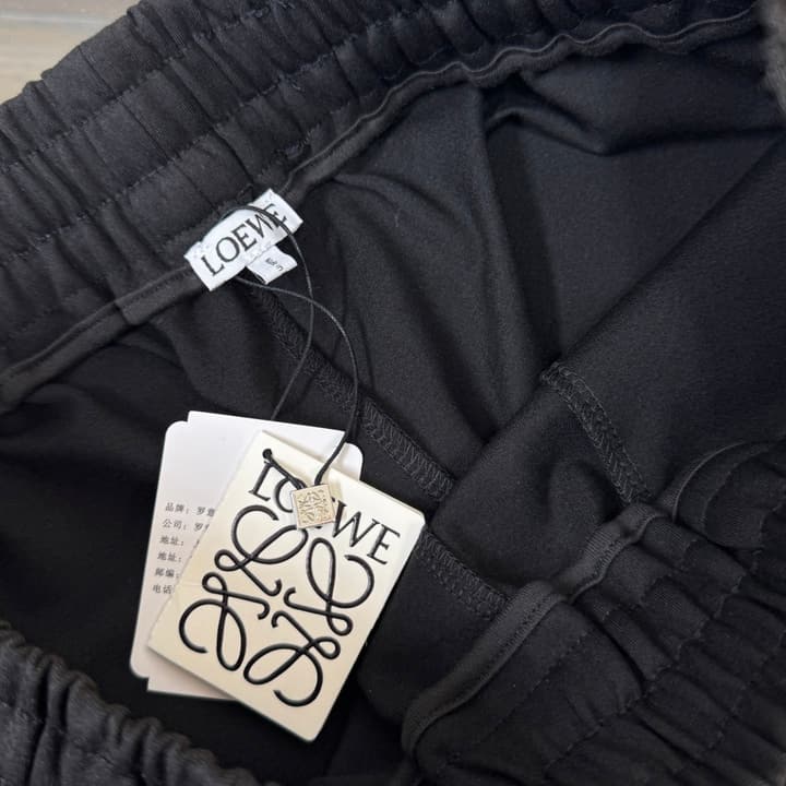 Loewe Casual Shorts – 2026 Spring/Summer Collection in Apricot