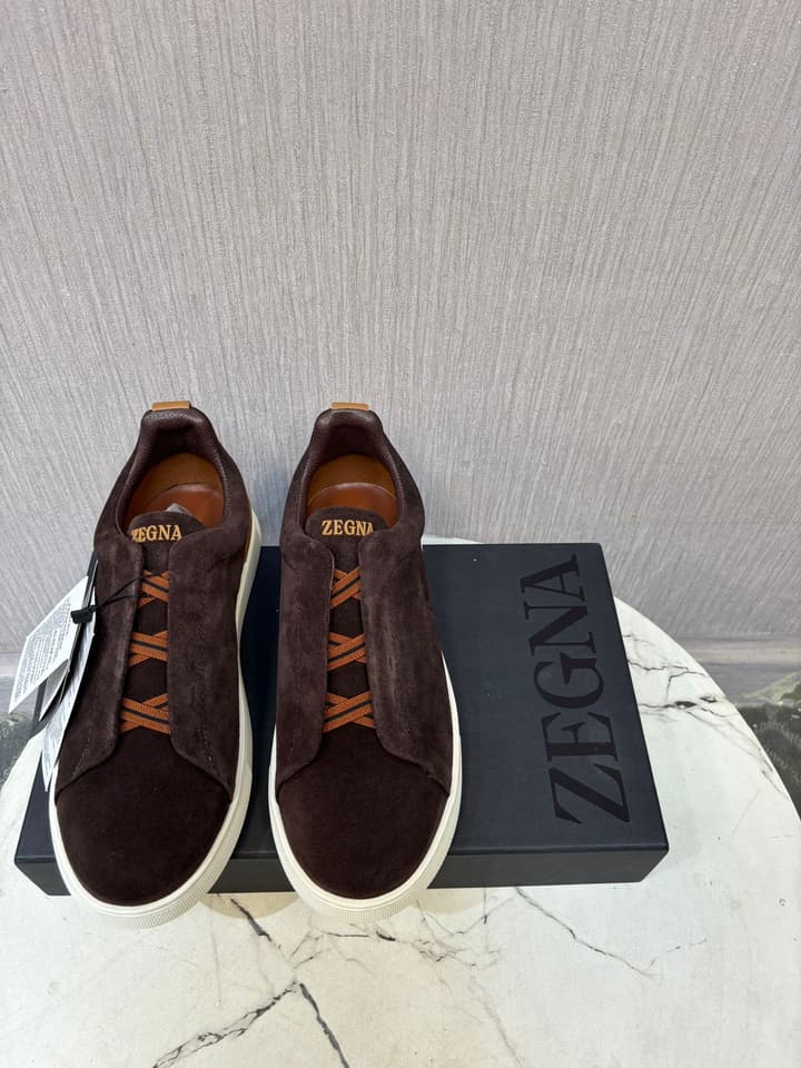 Zegna Top-Tier Calfskin Driving Shoes in Black Suede With Gum Sole