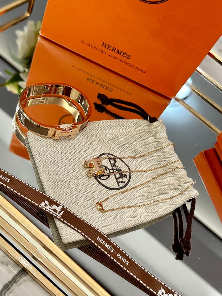 Hermès Oval Series Necklace & Bracelet Set