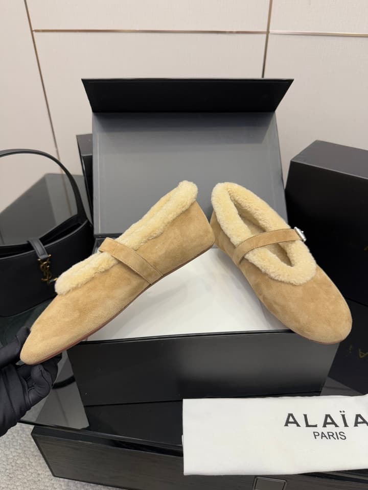 Alaïa Wool-Lined Mary Jane Ballerina Flats – 25SS/FW Collection in Black Suede