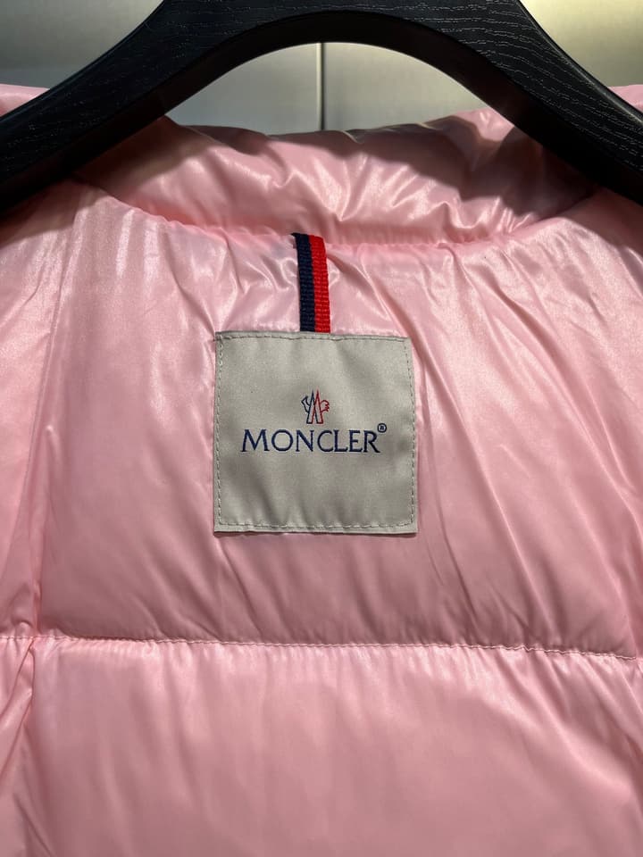 Moncler Parana Color-Block Hooded Down Jacket – New Collection