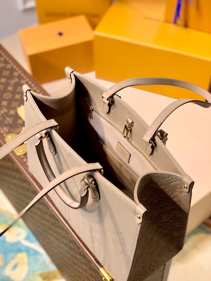Louis Vuitton ONTHEGO Tote Bag in Light Taupe Monogram