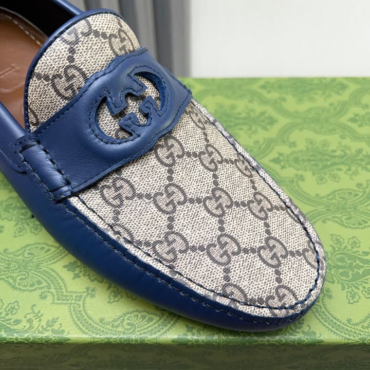 Gucci Premium Leather Loafers in Black Embossed Leather