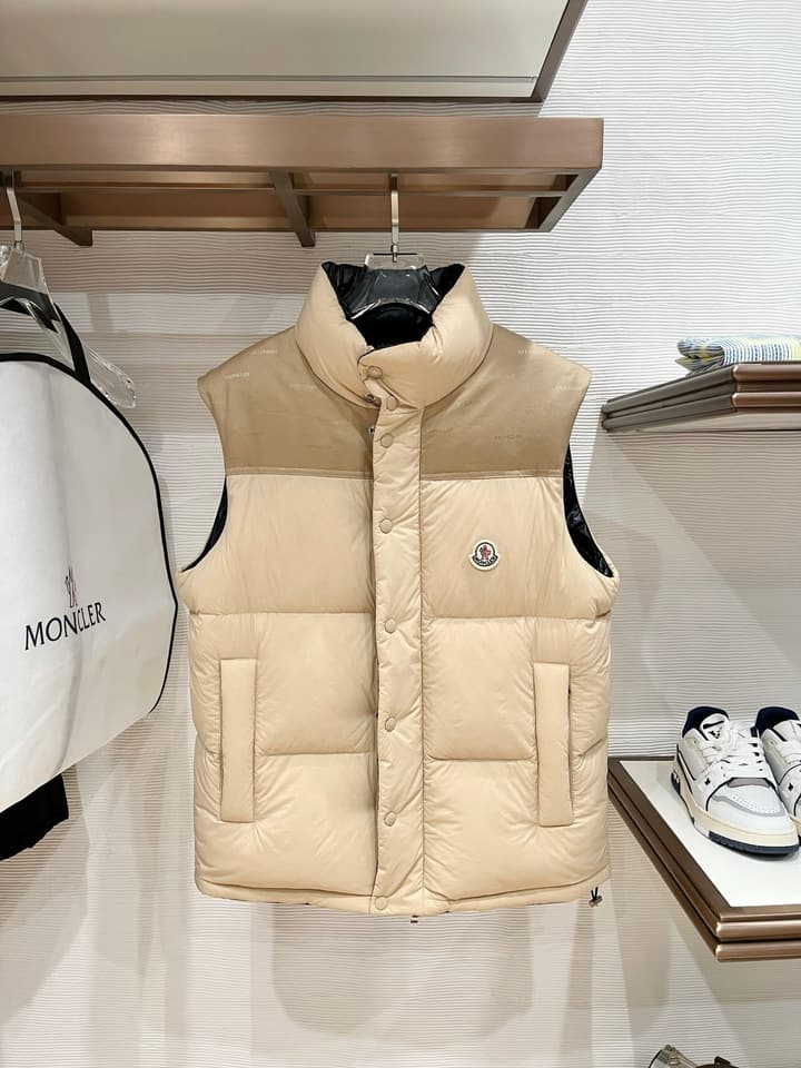 Moncler Designer Puffer Jacket – 2025 Collection in Black Puffer Jacket