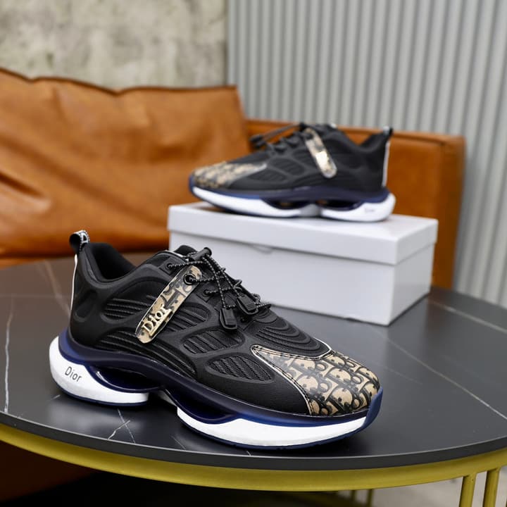 Dior Men's Luxury Running Shoes in Off-white With Grey Pattern