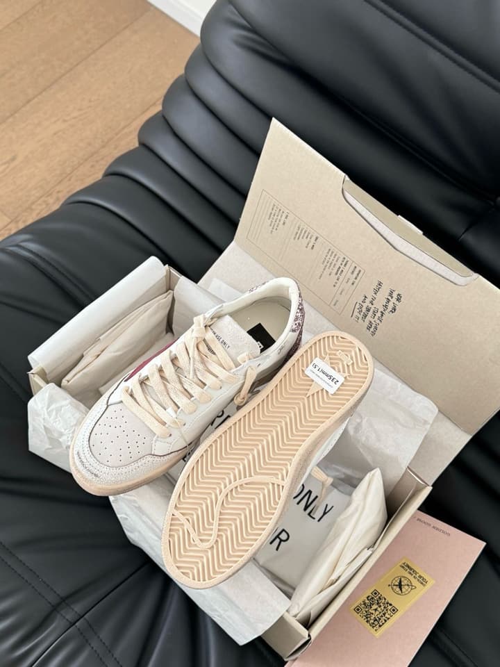 Golden Goose Distressed Graffiti Sneakers – 2024 Collection in Burgundy And White