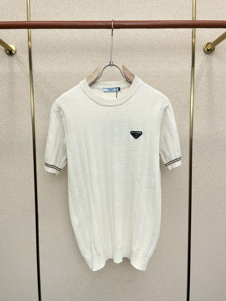 Prada Men's Casual Short-Sleeve T-Shirt in Black
