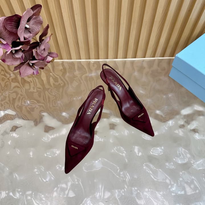 Prada 2025 Spring Pointed Toe Pumps in Matte Black