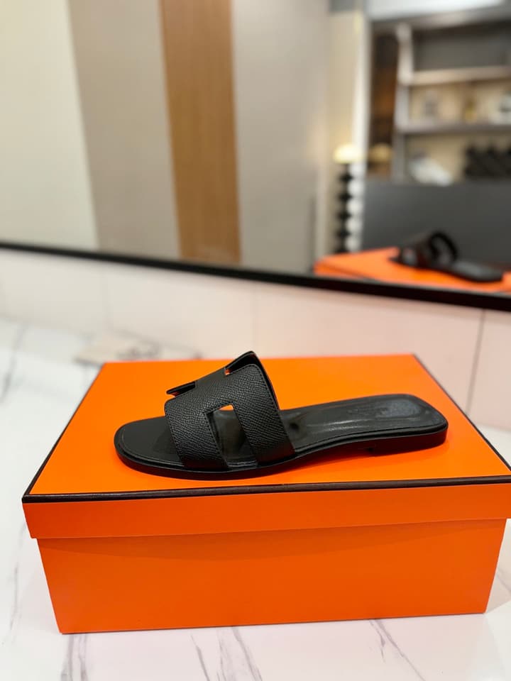 Hermès Classic H Palm Grain Leather Sandals in Black