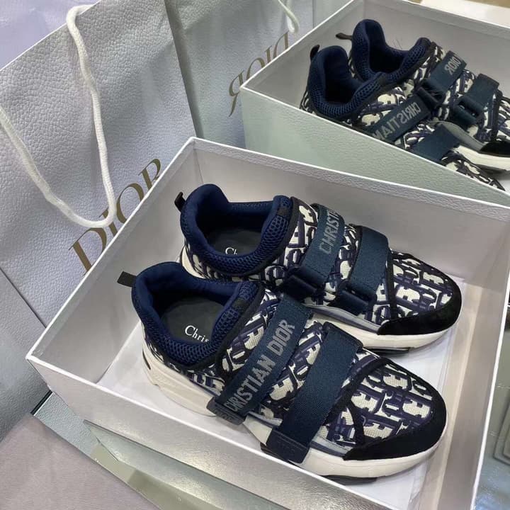 Dior D-Wander Casual Sneakers – 2023 Collection in Navy Oblique D-wander Sneaker 1