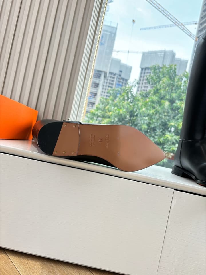 Hermès Classic Knee-High Boots – 2025 Autumn/Winter Collection in Two-tone Tan And Cream