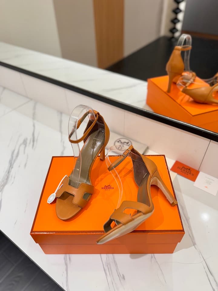 Hermès Classic H Palm Grain Heeled Sandals – 9cm in Black