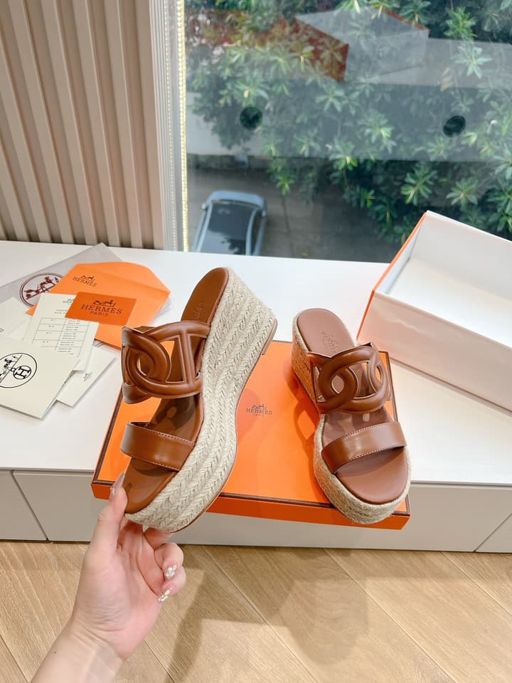 Hermès Wedge Sandals – Spring/Summer 2024 Collection in Black