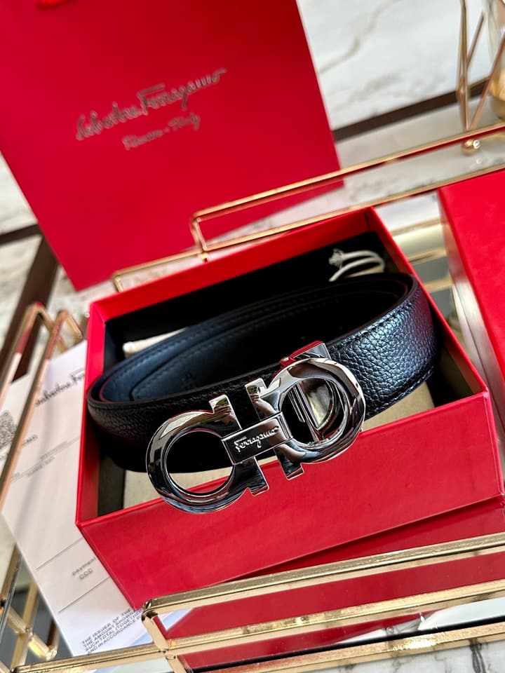 Ferragamo Leather Belt in Black Patent H-buckle