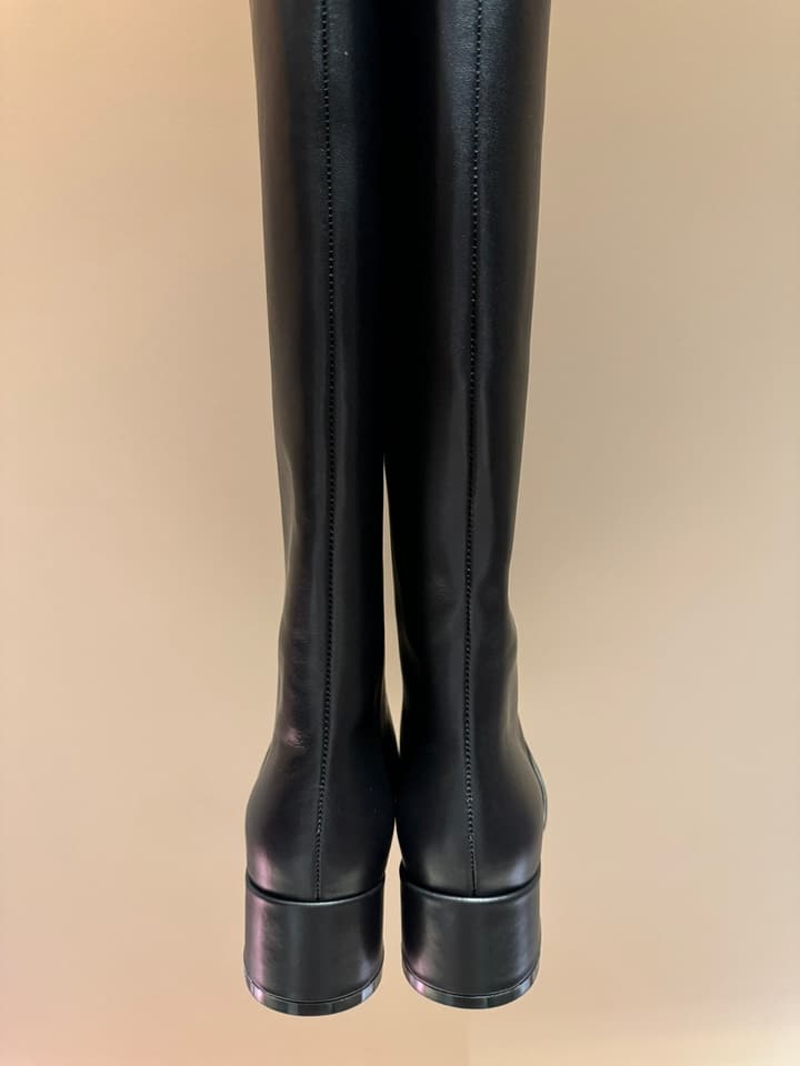 Celine Retro Chunky Heel Knee-High Boots – 24SS Autumn/Winter Collection in Lustrous Black