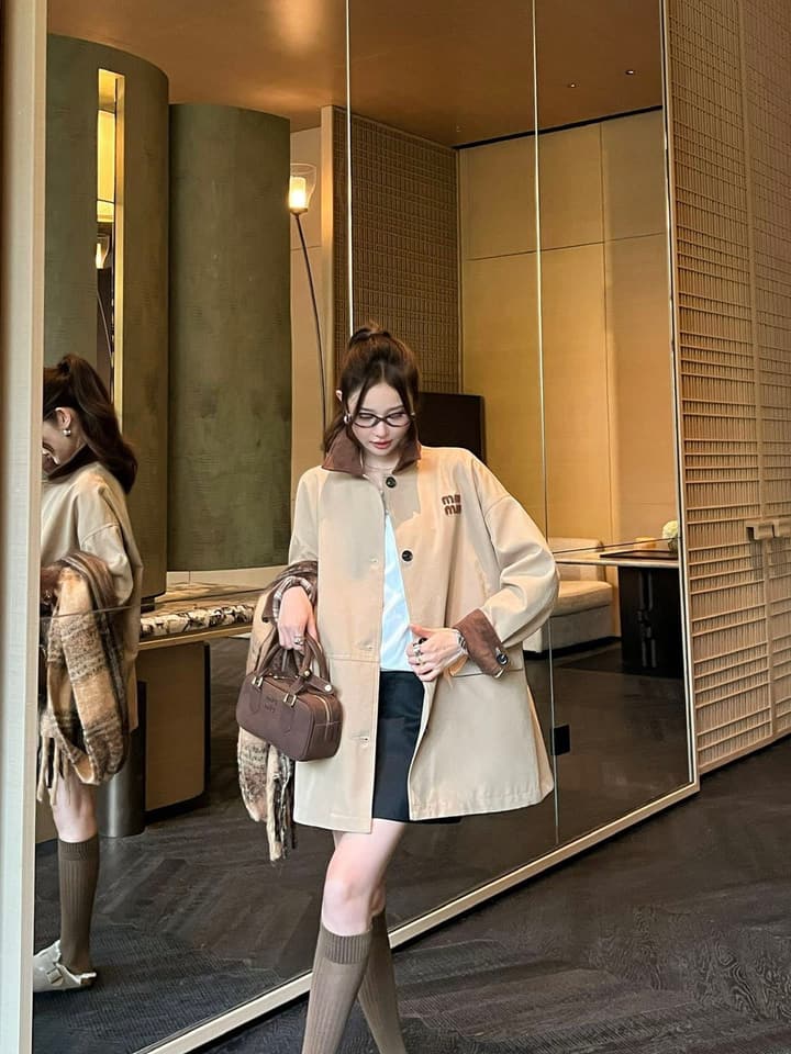 Miu Miu Collar Patchwork Trench Coat – 25SS in Creamy Beige