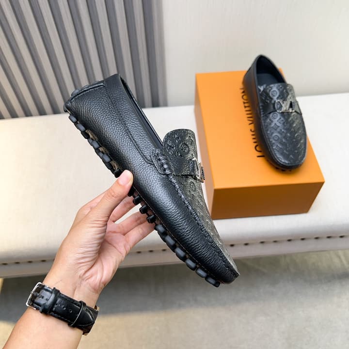 Louis Vuitton Pebbled Leather Driving Shoes in Black Textured Leather