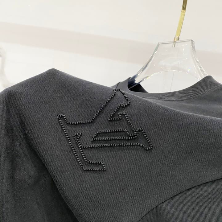 Louis Vuitton Clover Logo Embroidered Cotton T-Shirt in Black