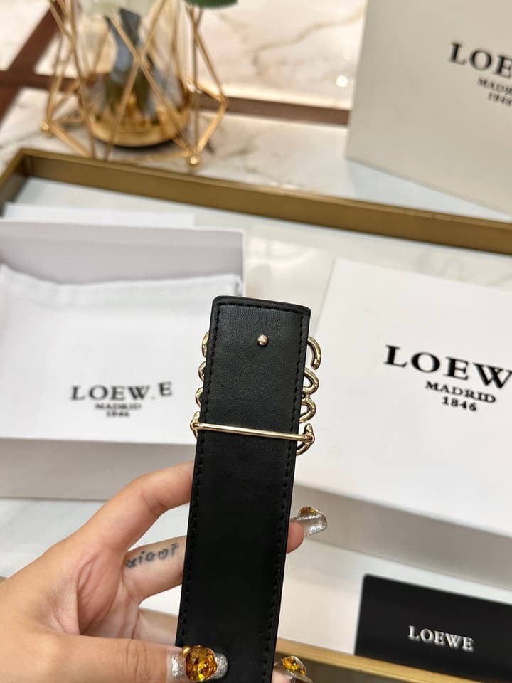 Loewe Classic Leather Belt – 4.0cm in Black With Gold Flat Buckle