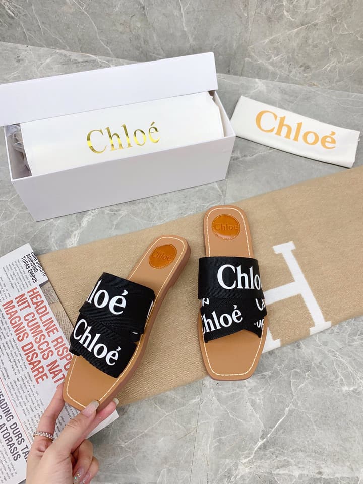 Chloé Cross-Woven Roman Sandals