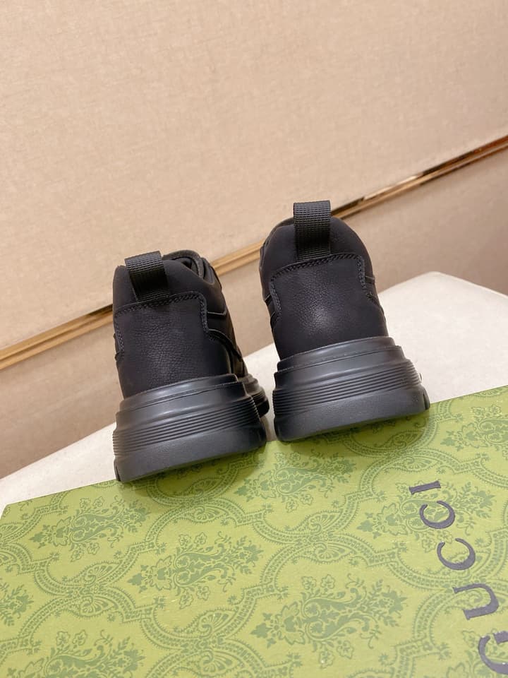 Gucci Premium Italian Leather Loafers in All Black