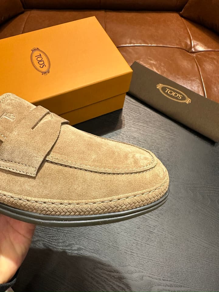 Tod's Calfskin Loafers in Light Brown