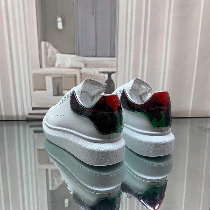 Alexander McQueen Unisex Sneakers in White And Grey Paneled