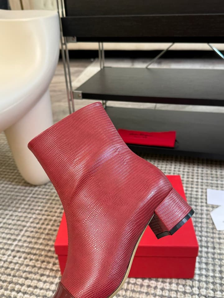 Ferragamo Pointed Toe Chunky Heel Ankle Boots – Autumn/Winter Collection in Black Patent