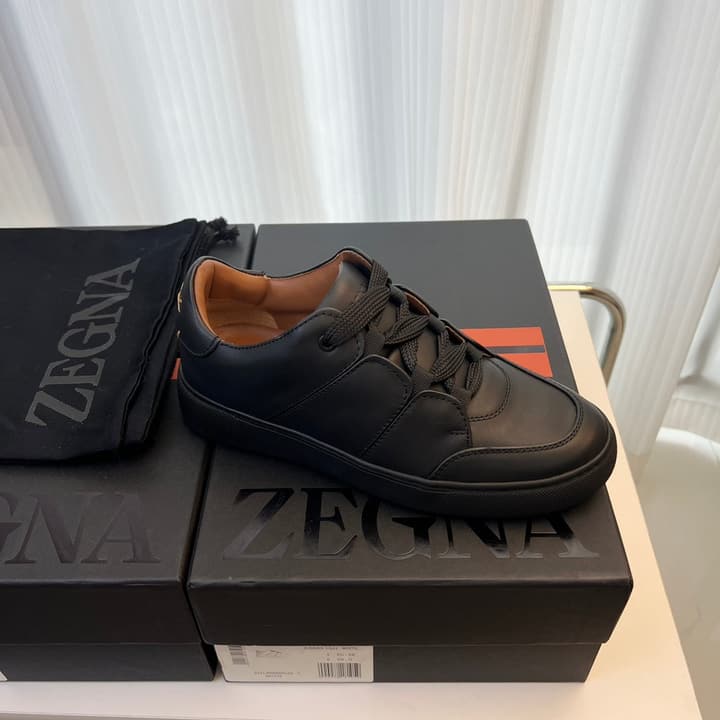 Zegna TIZIANO Calfskin Low-Top Sneakers in Black With White Sole
