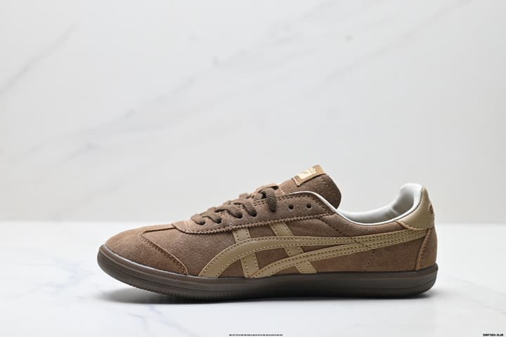 Onitsuka Tiger Tokuten Retro Low-Top Sneakers in Brown Suede With Tan Stripes