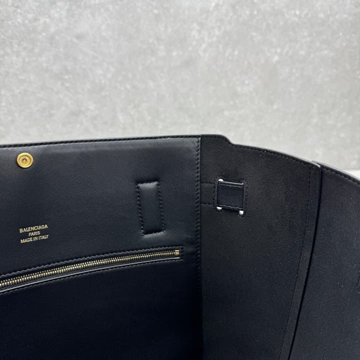 Balenciaga Bel Air Medium Tote Bag in Classic Black