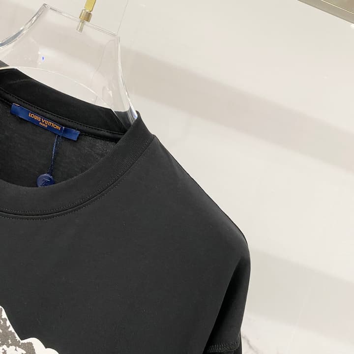 Louis Vuitton Snow Mountain Ice Cube Logo T-Shirt in Black