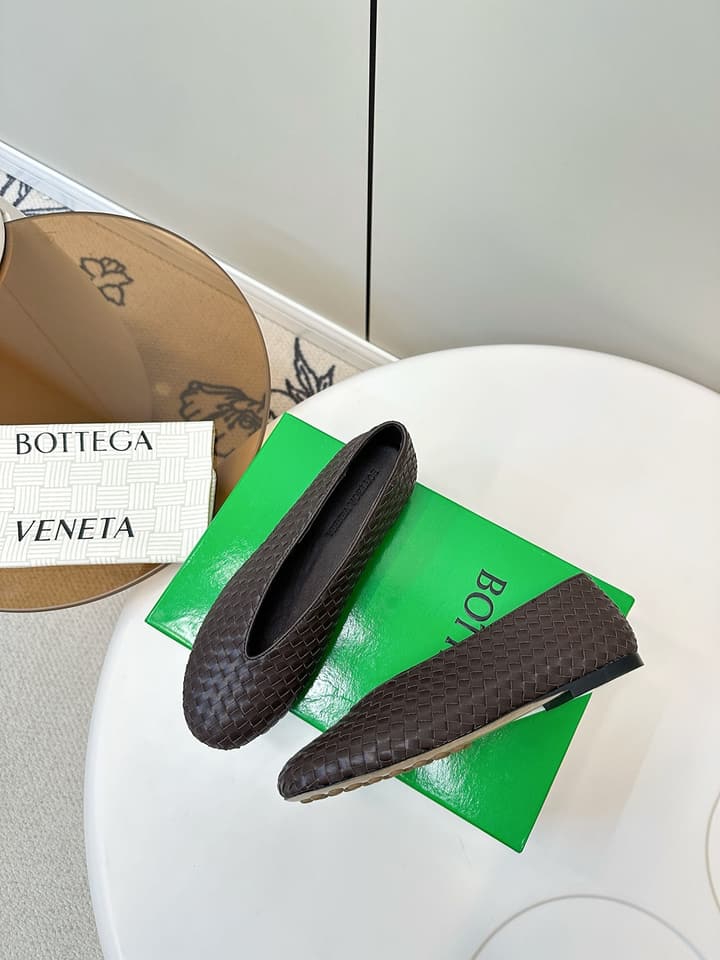 Bottega Veneta 2025 Woven Flat Shoes in Dark Brown