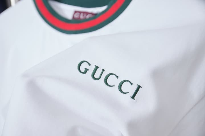 Gucci Classic Red and Green Ribbed T-Shirt – 26SS Early Spring Collection in Classic Black