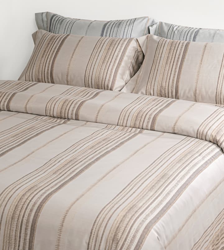 Hotel Grand Pima Cotton & Silk Jacquard Four-Piece Bedding Set in Cool Gray Jacquard