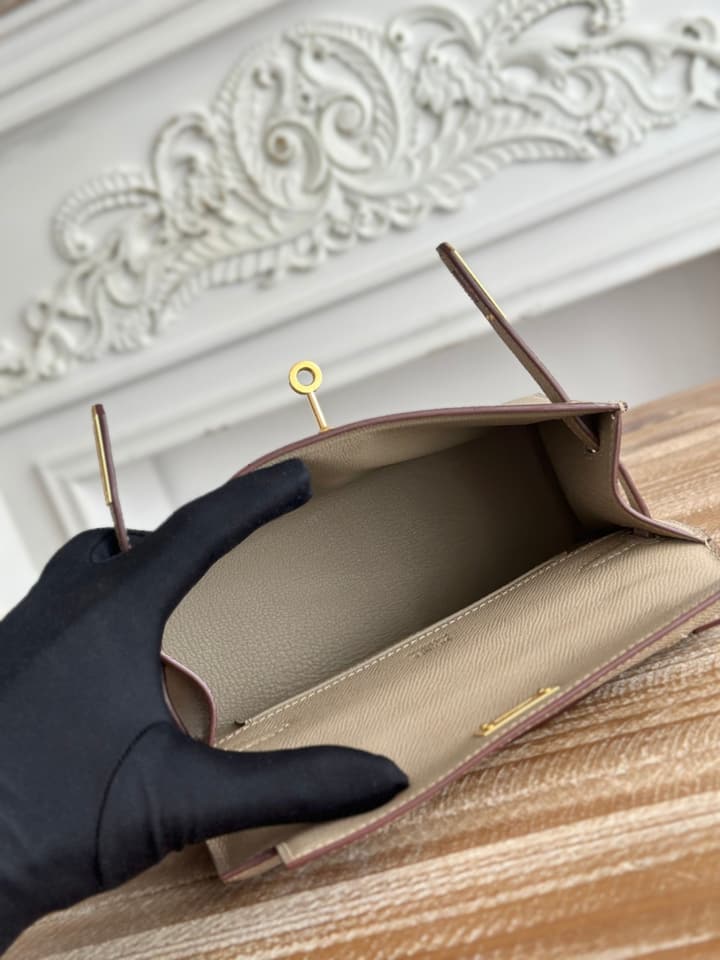 Hermès Kelly Mini Bag – 22cm in Cool Taupe