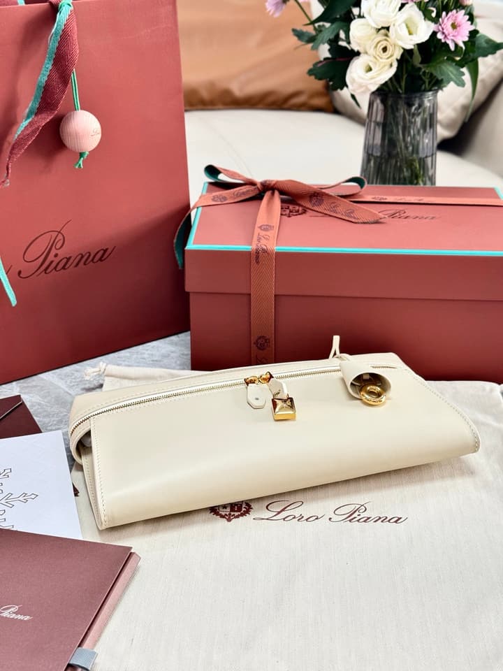 Loro Piana Extra Clutch L29 in Off-white Calfskin Clutch